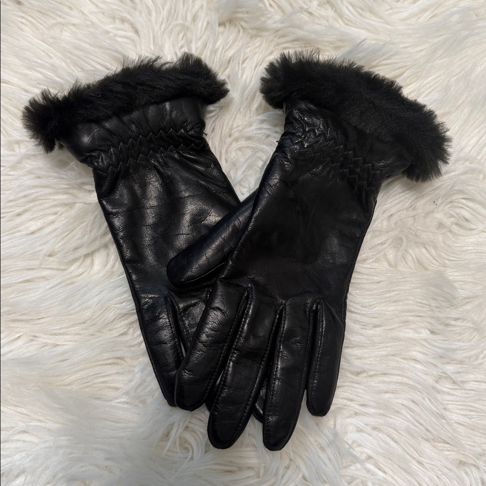 Women's Black Leather Gloves with Fur Cuff